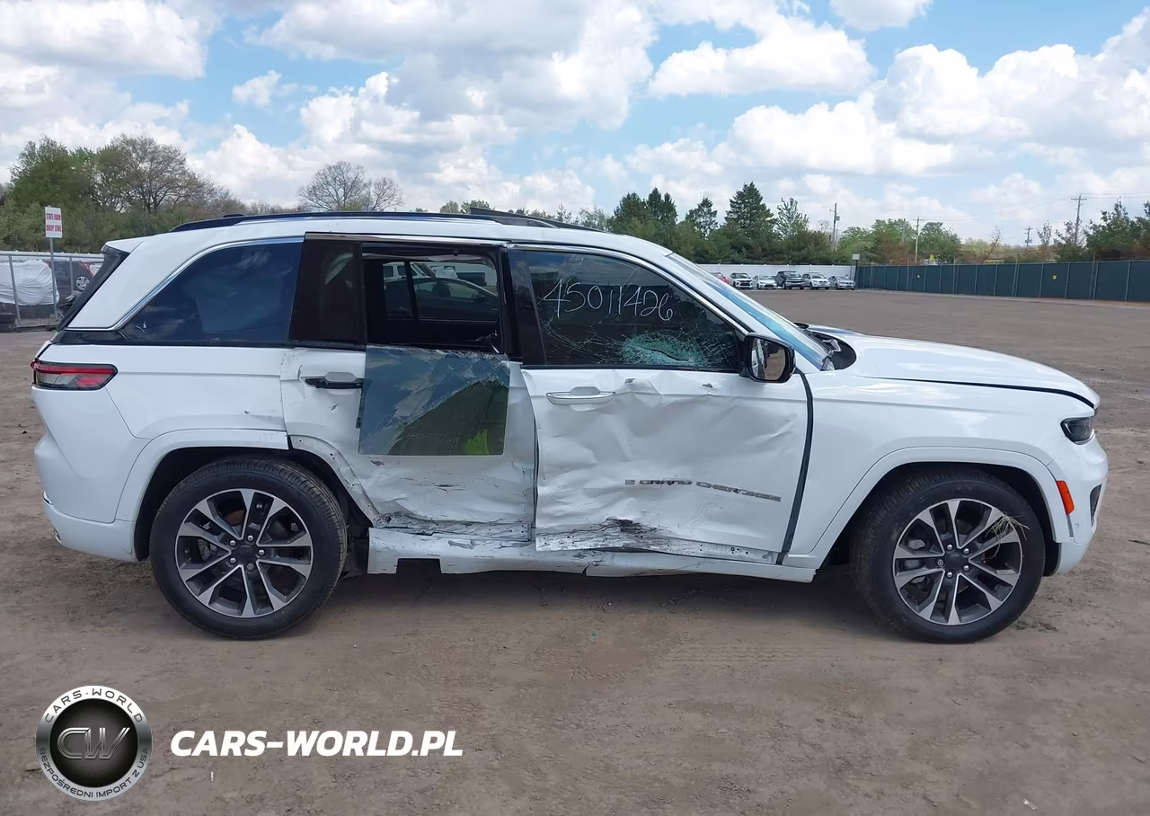2023 Jeep Grand Cherokee Overland 4X4 VIN:1C4RJHDG3PC507459 - 14