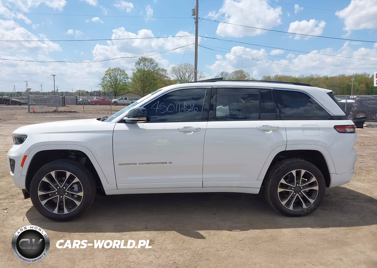 2023 Jeep Grand Cherokee Overland 4X4 VIN:1C4RJHDG3PC507459 - 15