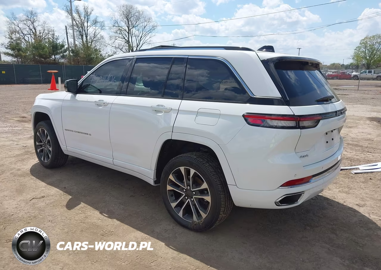 2023 Jeep Grand Cherokee Overland 4X4 VIN:1C4RJHDG3PC507459 - 3