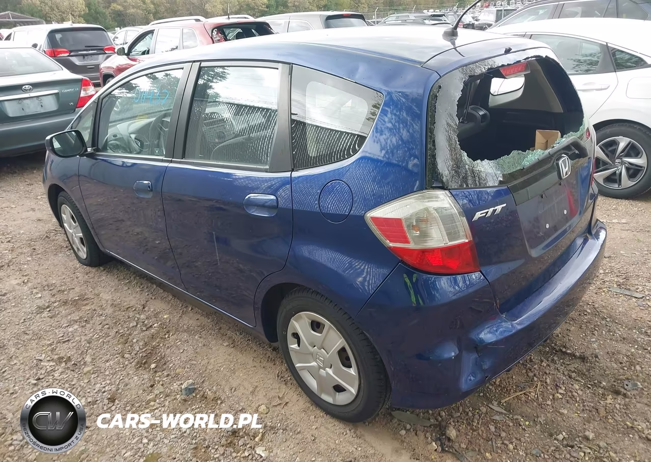 2013 Honda Fit VIN:JHMGE8H35DC073011 - 3