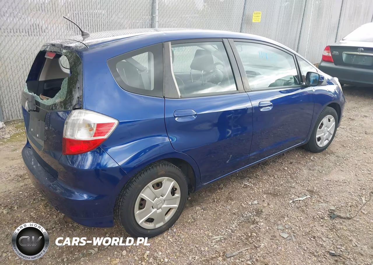 2013 Honda Fit VIN:JHMGE8H35DC073011 - 4