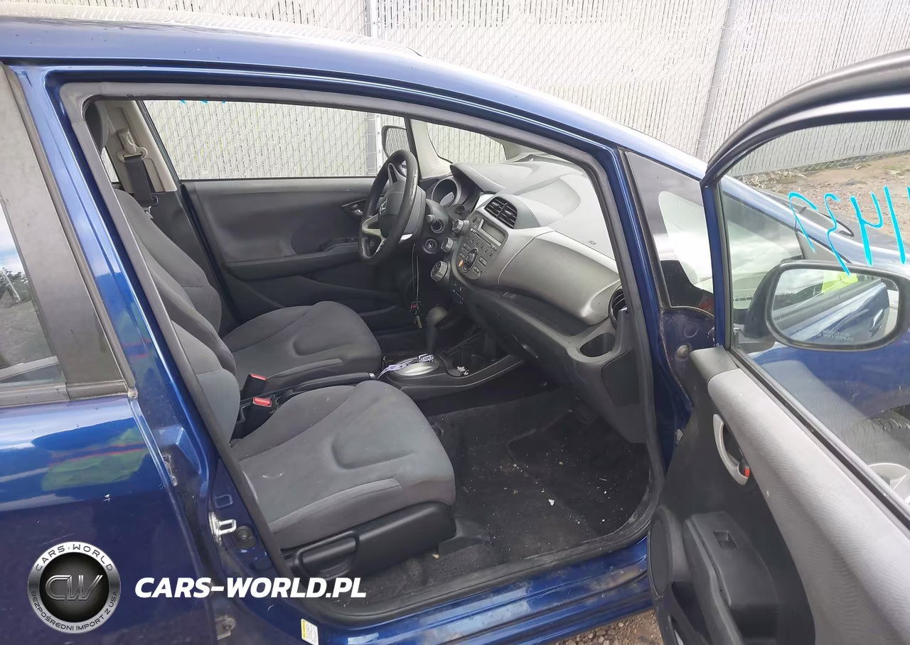 2013 Honda Fit VIN:JHMGE8H35DC073011 - 5