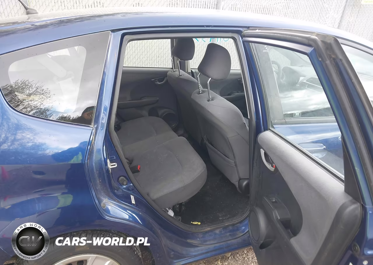 2013 Honda Fit VIN:JHMGE8H35DC073011 - 8