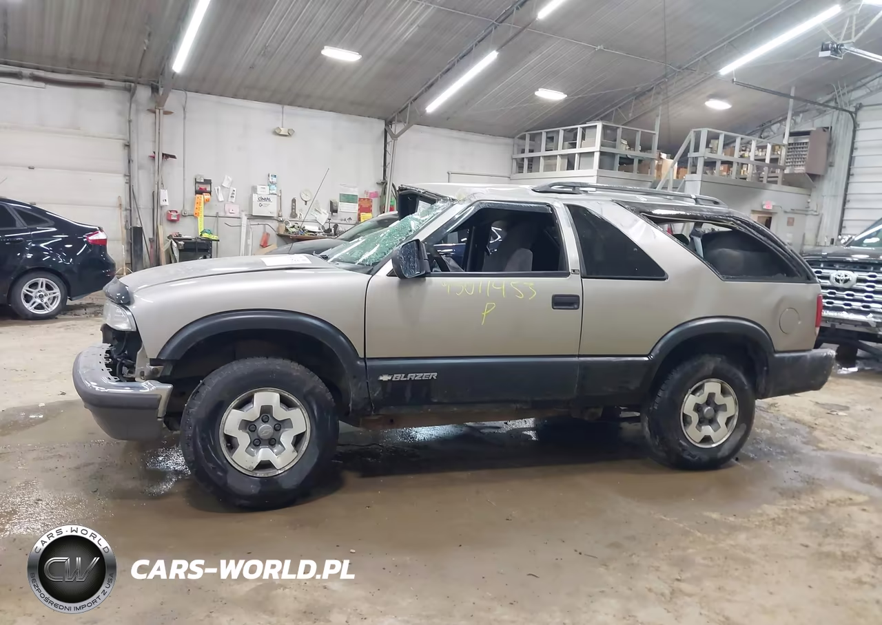 2001 Chevrolet Blazer Ls VIN:1GNCT18WX1K232010 - 14