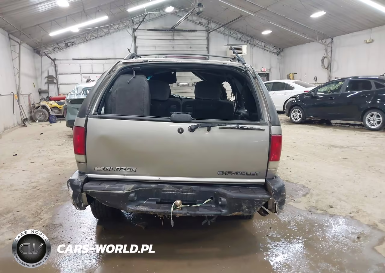 2001 Chevrolet Blazer Ls VIN:1GNCT18WX1K232010 - 16
