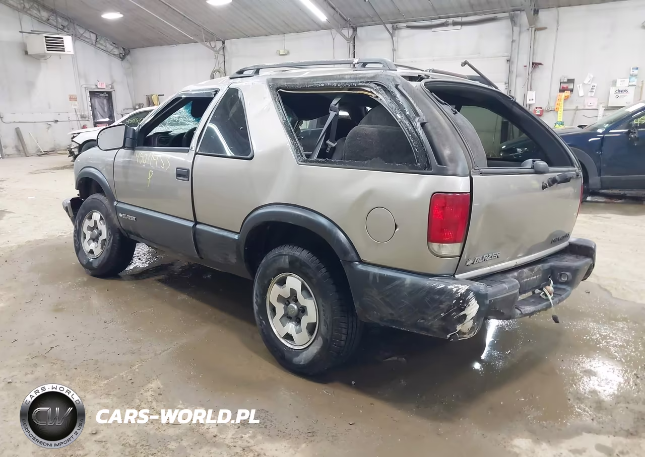 2001 Chevrolet Blazer Ls VIN:1GNCT18WX1K232010 - 3