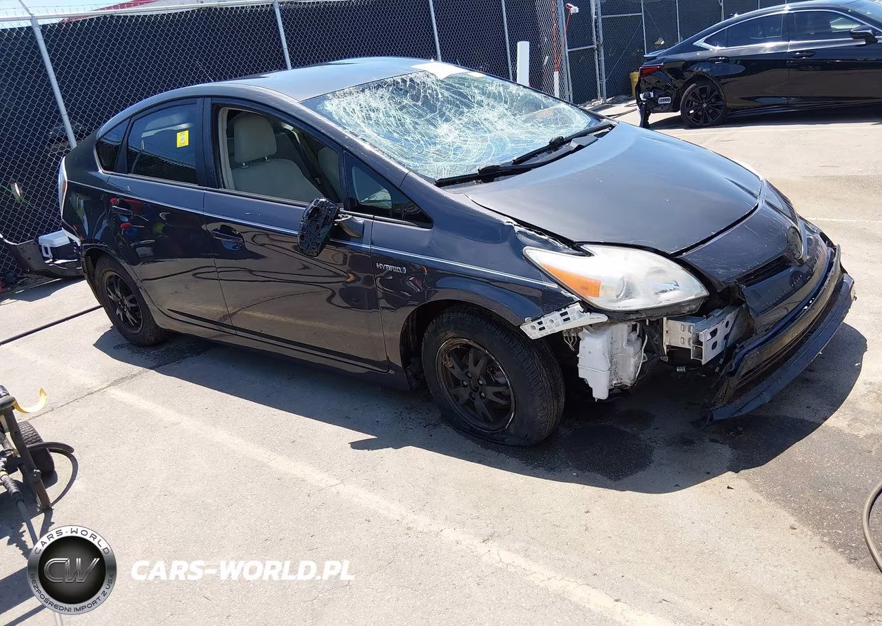 2015 Toyota Prius Two – zdjęcie 1 z 17
