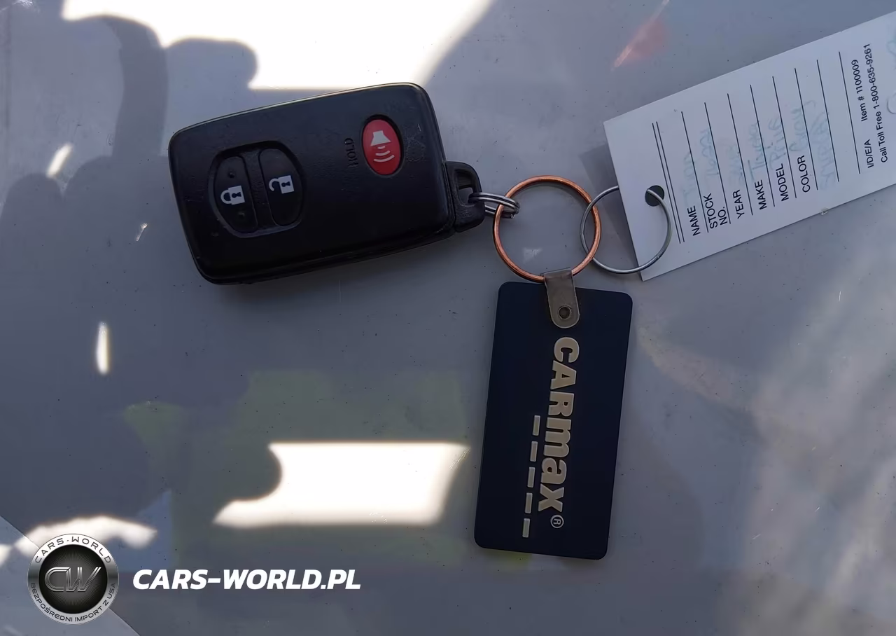 2015 Toyota Prius Two VIN:JTDKN3DUXF0422178 - 11