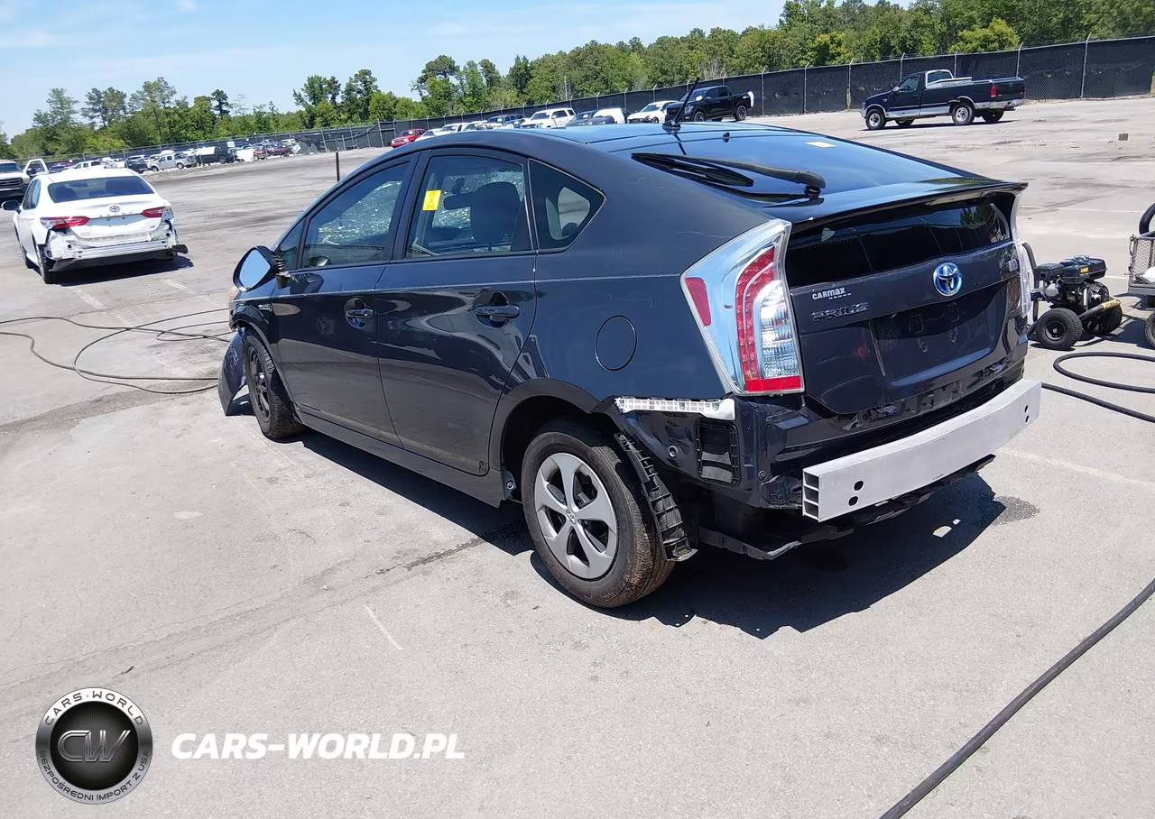 2015 Toyota Prius Two VIN:JTDKN3DUXF0422178 - 3