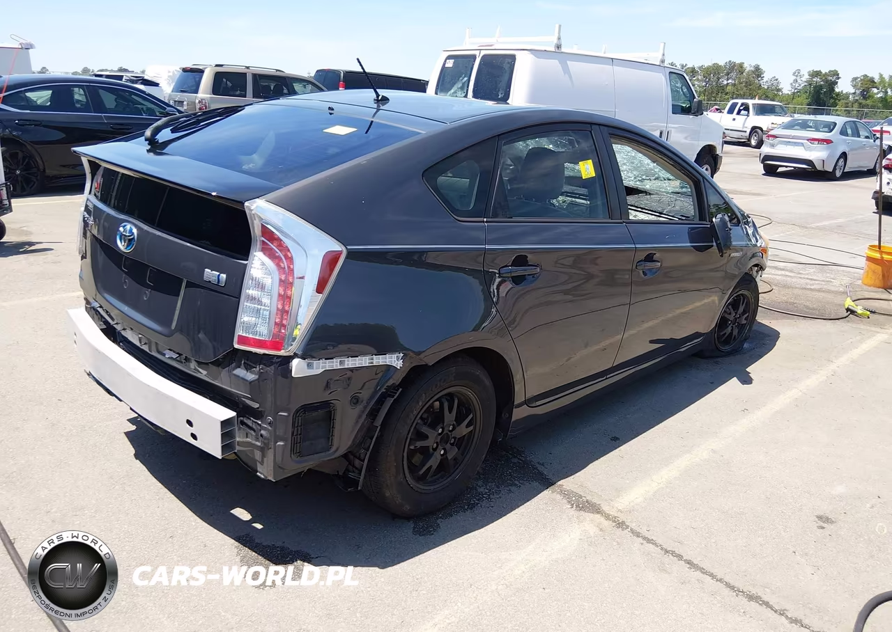 2015 Toyota Prius Two VIN:JTDKN3DUXF0422178 - 4