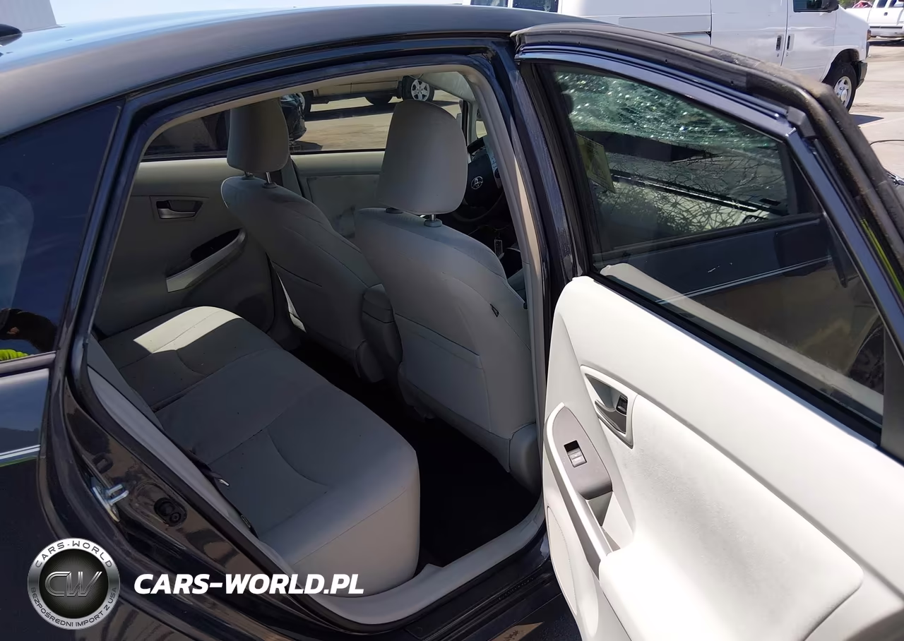 2015 Toyota Prius Two VIN:JTDKN3DUXF0422178 - 8