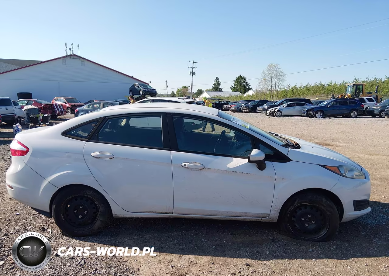 2015 Ford Fiesta S VIN:3FADP4AJ0FM173038 - 13