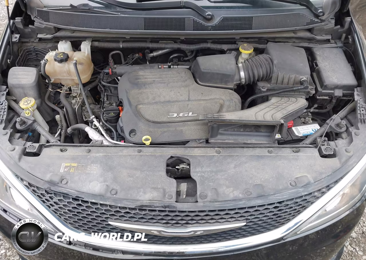 2017 Chrysler Pacifica Touring-L VIN:2C4RC1BG3HR795075 - 10