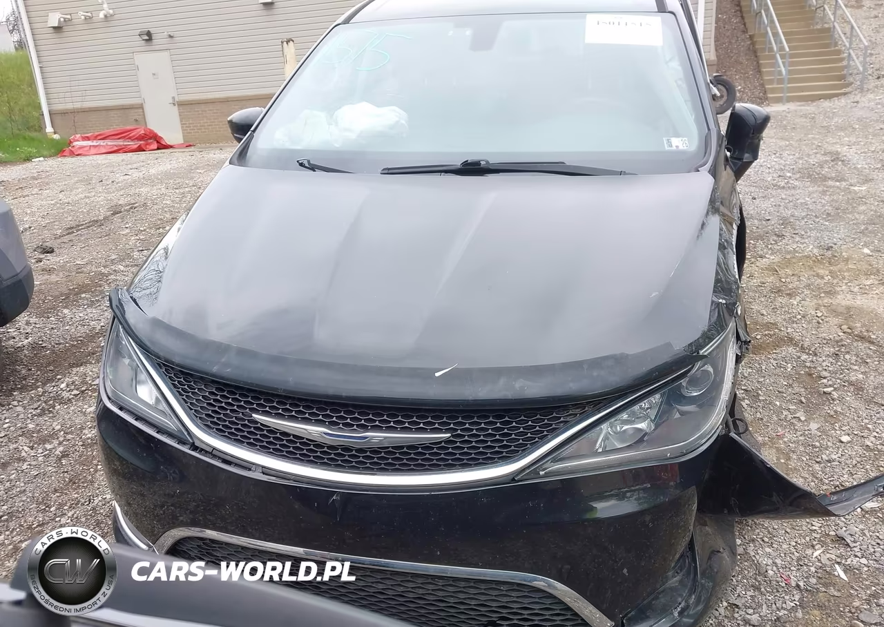 2017 Chrysler Pacifica Touring-L VIN:2C4RC1BG3HR795075 - 13