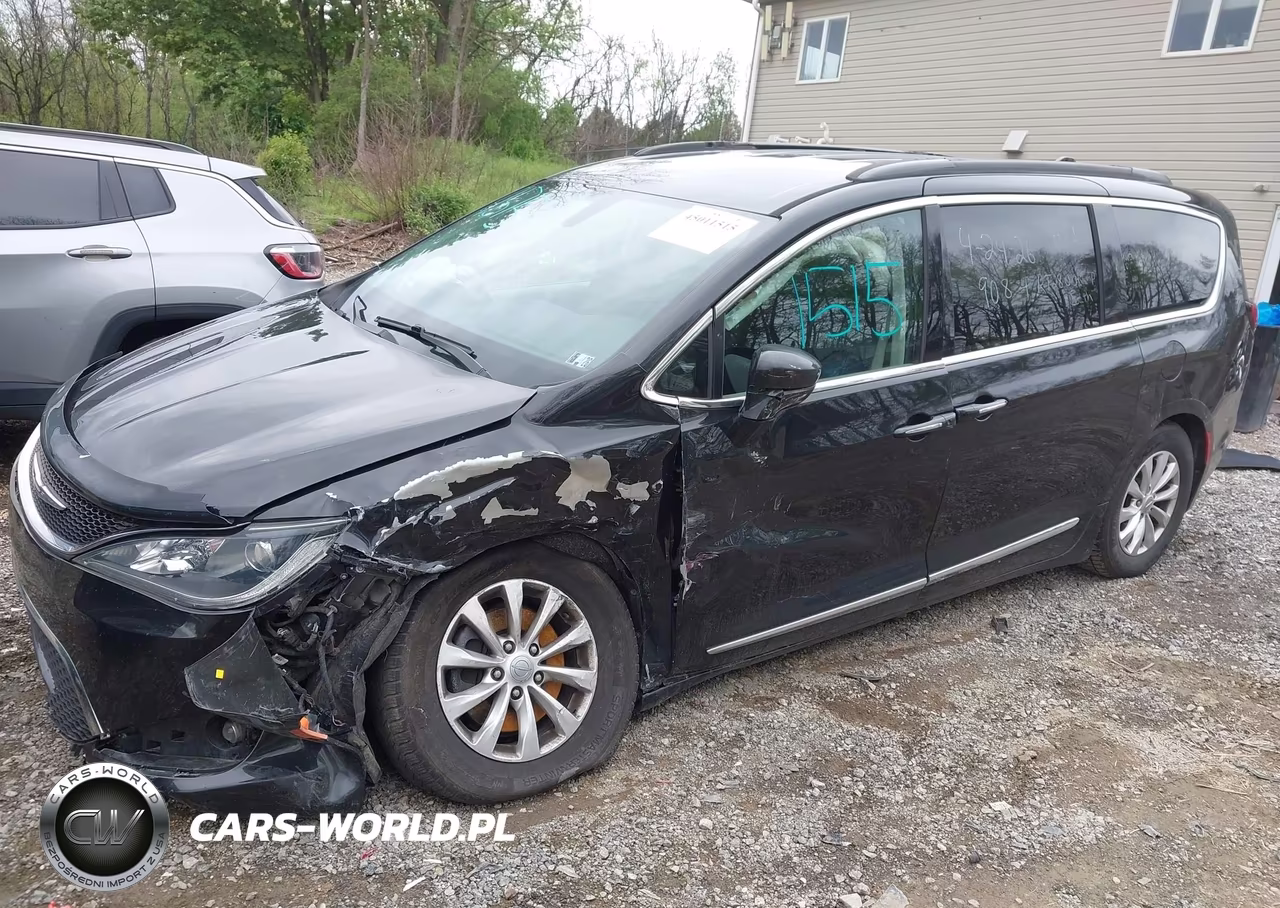 2017 Chrysler Pacifica Touring-L VIN:2C4RC1BG3HR795075 - 2