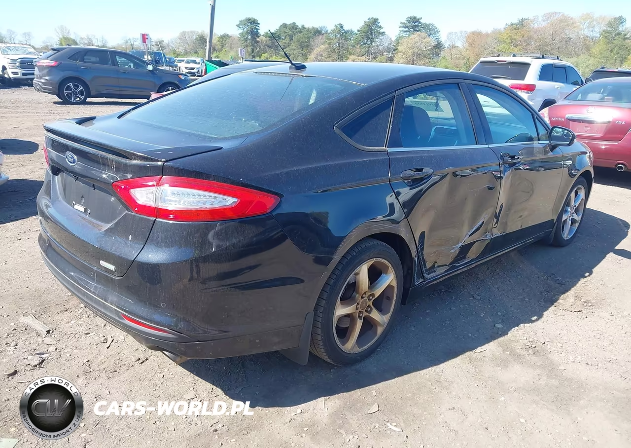2013 Ford Fusion Se VIN:3FA6P0HR5DR104679 - 4