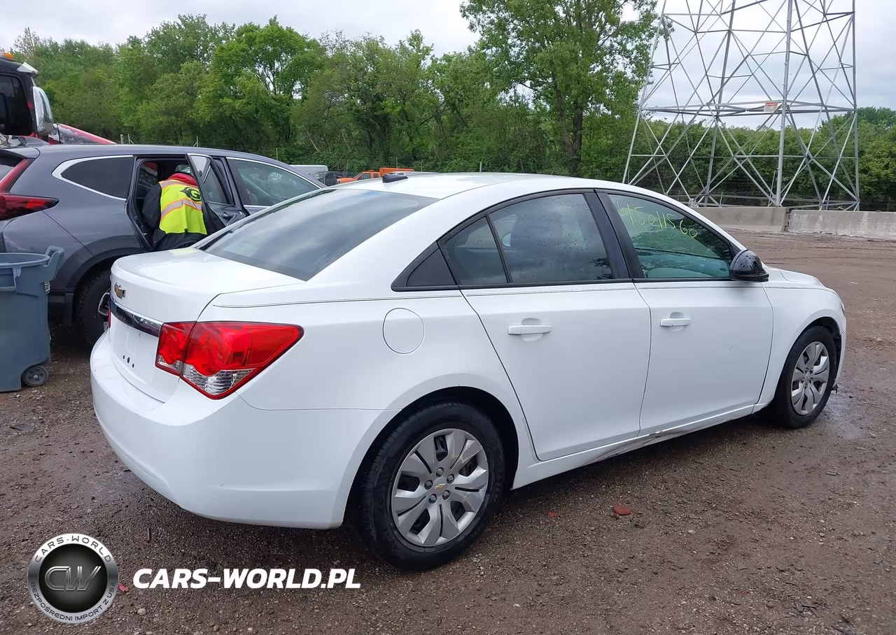 2014 Chevrolet Cruze Ls Auto VIN:1G1PA5SH7E7191371 - 4