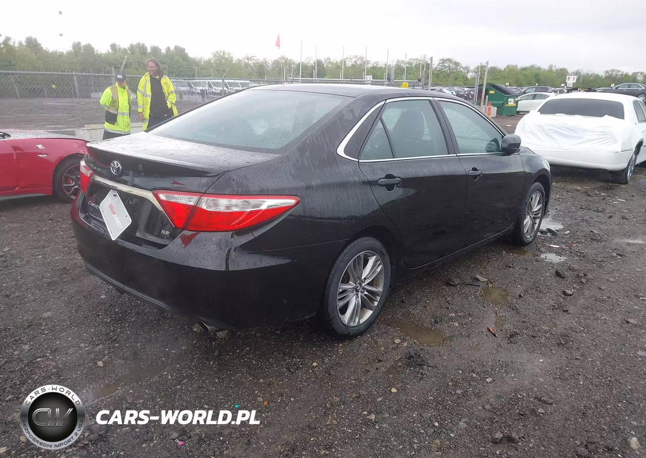 2017 Toyota Camry Se VIN:4T1BF1FK3HU764656 - 4