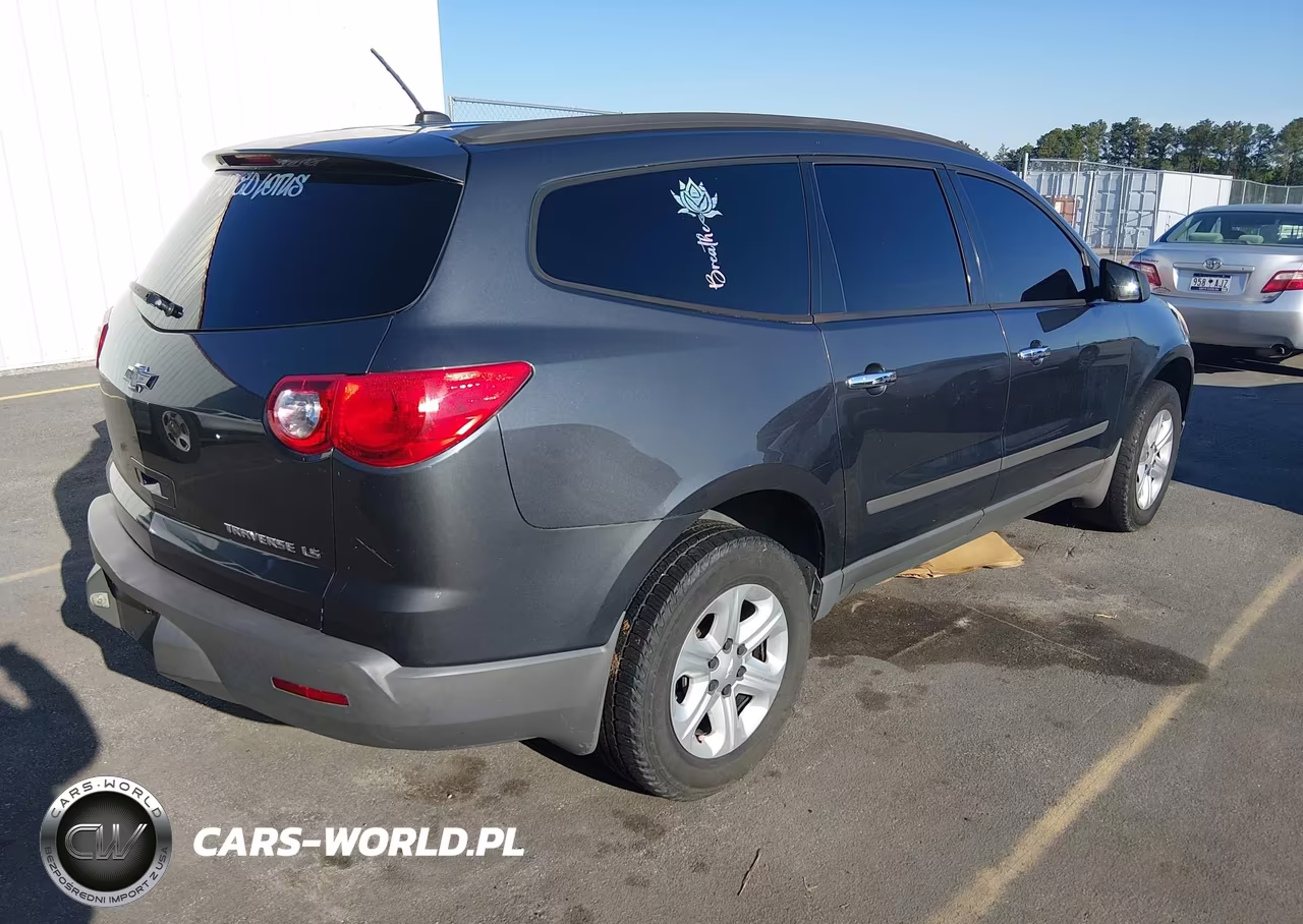 2012 Chevrolet Traverse Ls VIN:1GNKREED5CJ403422 - 4