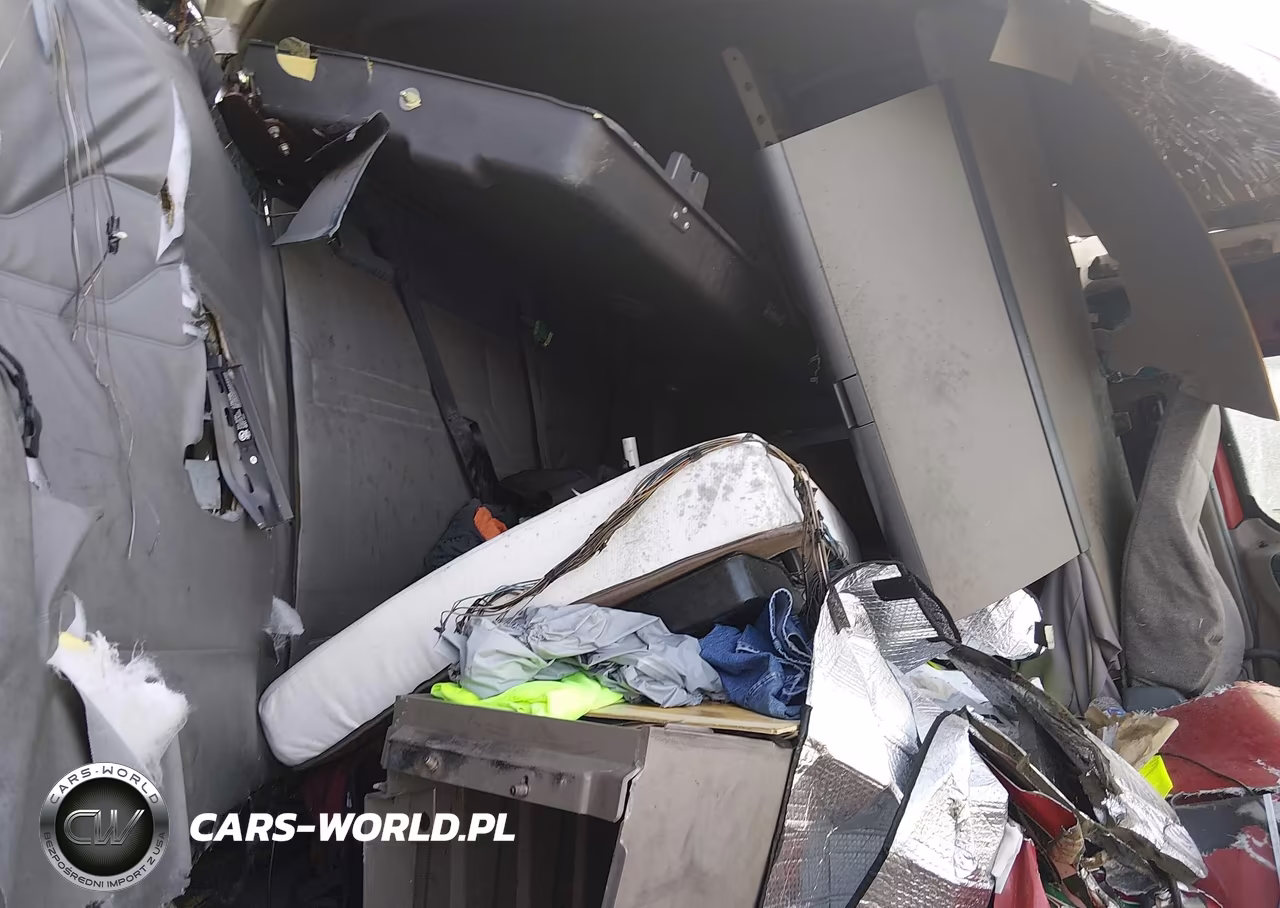 2014 Freightliner Cascadia 125 VIN:3AKJGLD52ESFP5715 - 6