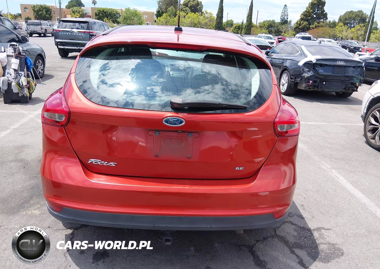 2018 Ford Focus Se VIN:1FADP3K27JL278526 - 16