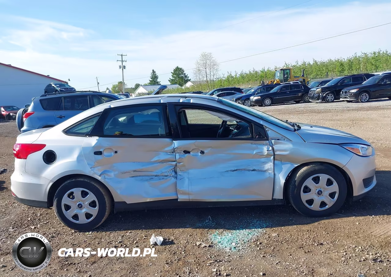 2018 Ford Focus S VIN:1FADP3E28JL298683 - 13