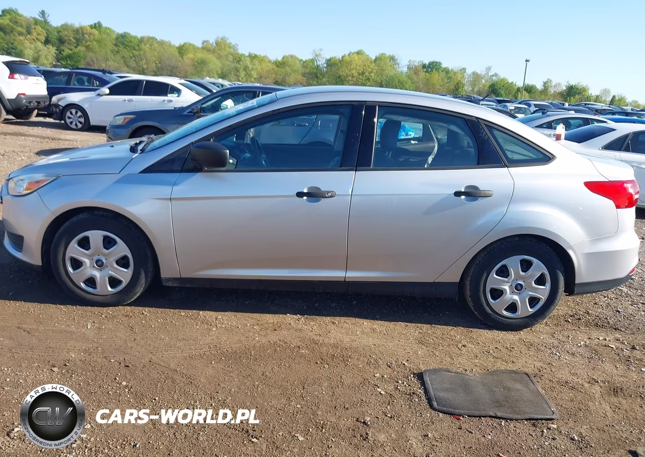 2018 Ford Focus S VIN:1FADP3E28JL298683 - 14