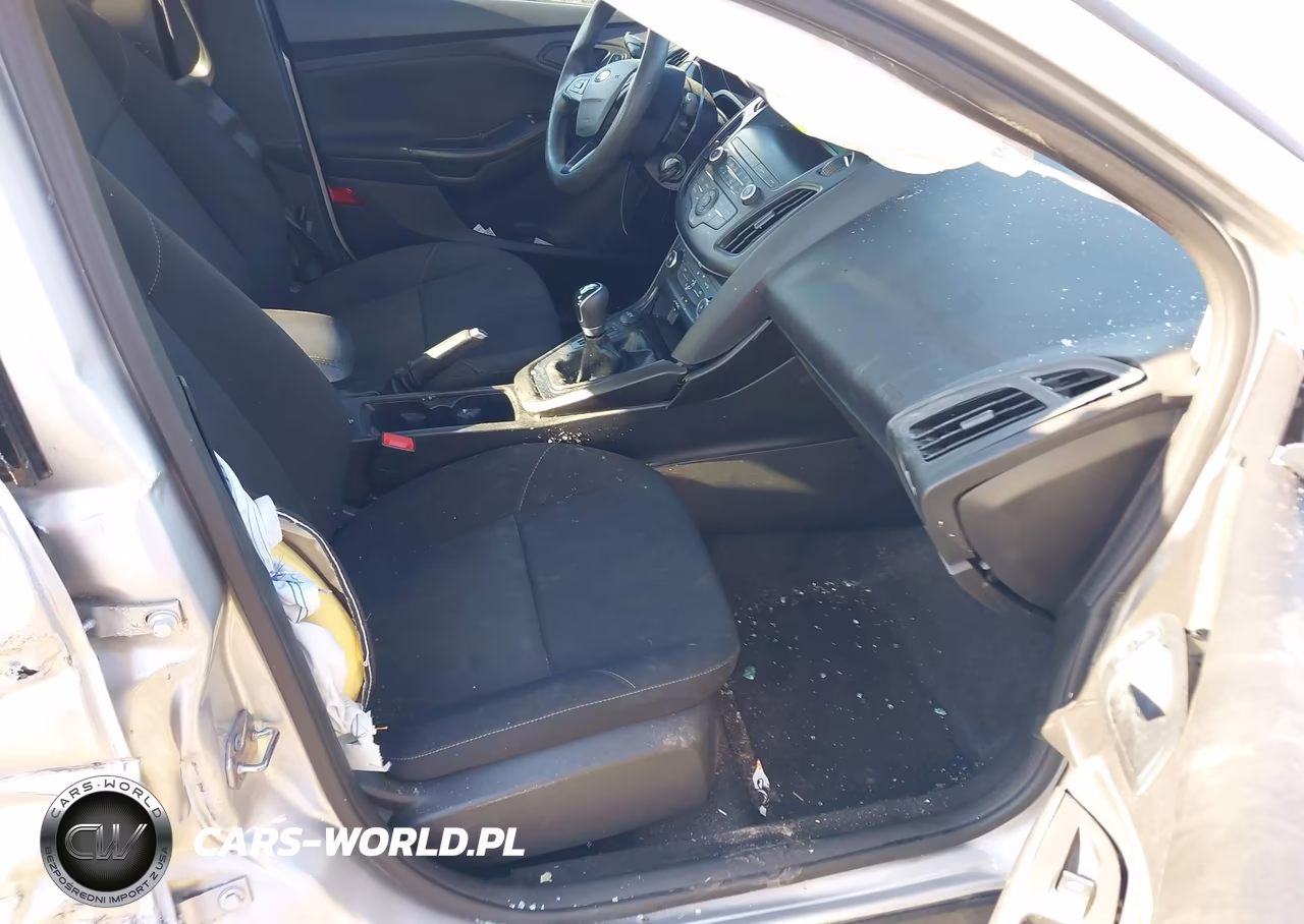 2018 Ford Focus S VIN:1FADP3E28JL298683 - 5