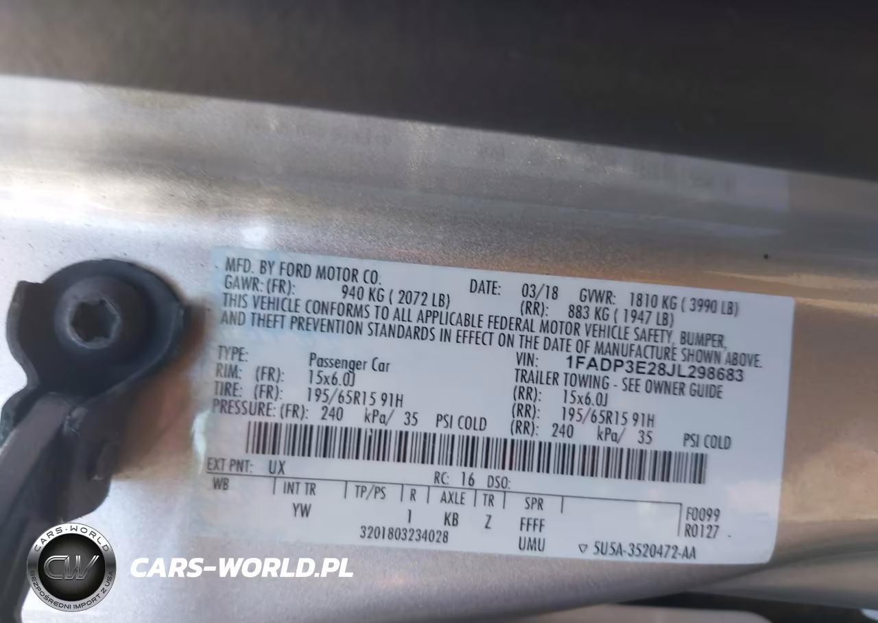 2018 Ford Focus S VIN:1FADP3E28JL298683 - 9