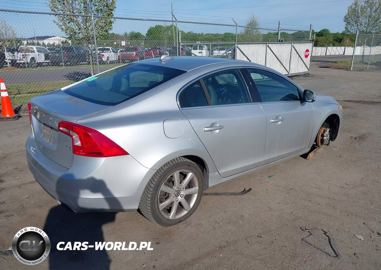 2016 Volvo S60 T5 Drive-E Premier VIN:YV126MFK7G2392264 - 4