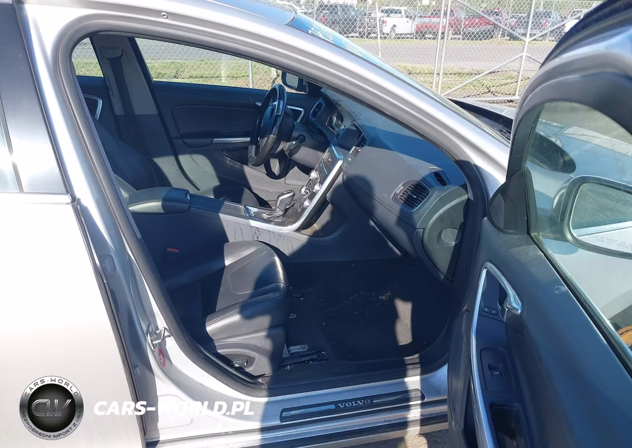 2016 Volvo S60 T5 Drive-E Premier VIN:YV126MFK7G2392264 - 5