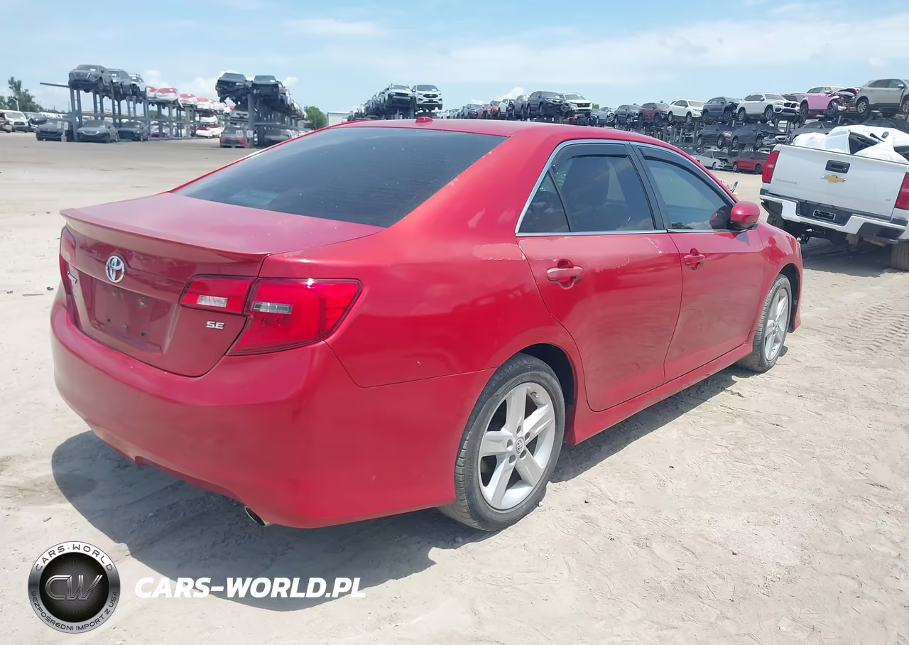 2014 Toyota Camry Se VIN:4T1BF1FK6EU804885 - 4