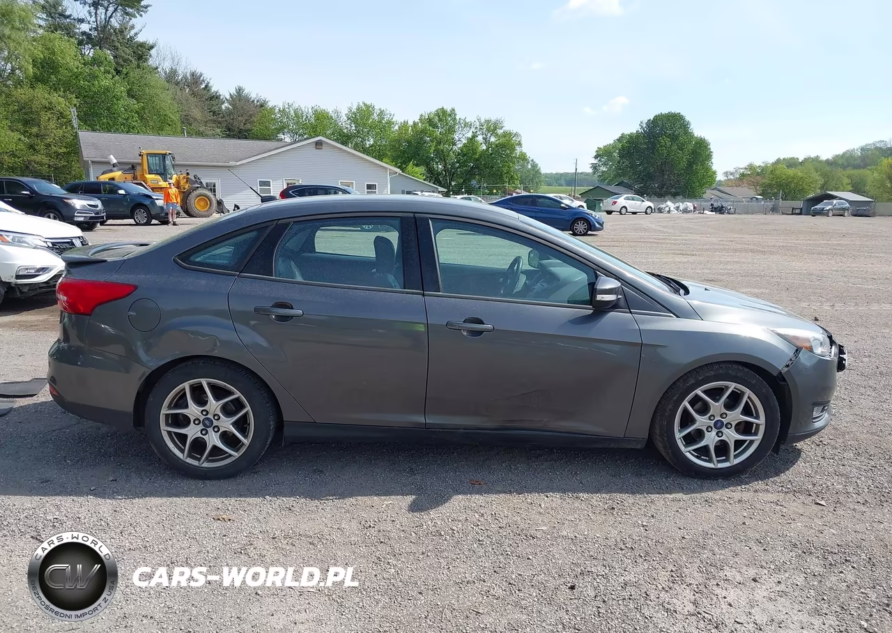 2015 Ford Focus Se VIN:1FADP3F24FL200903 - 13