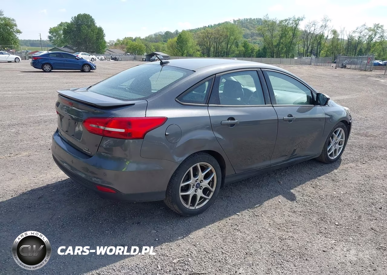 2015 Ford Focus Se VIN:1FADP3F24FL200903 - 4