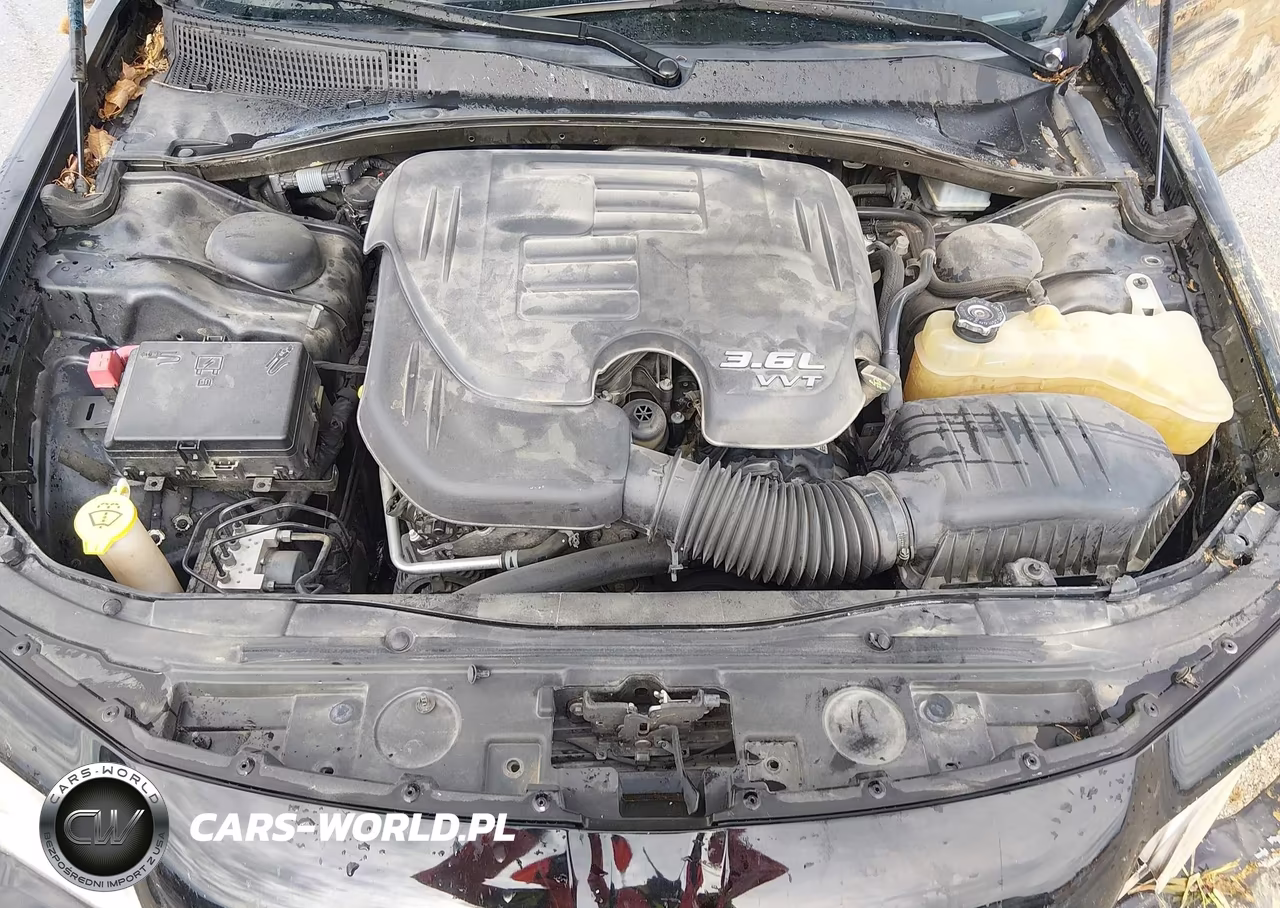 2019 Chrysler 300 Touring VIN:2C3CCAAG6KH740807 - 10