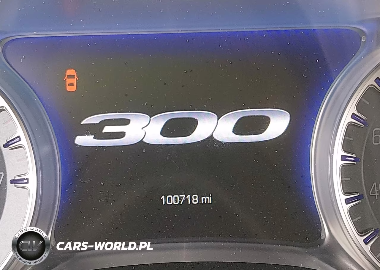 2019 Chrysler 300 Touring VIN:2C3CCAAG6KH740807 - 15
