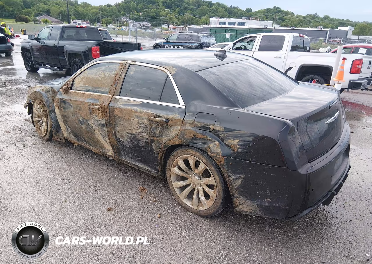 2019 Chrysler 300 Touring VIN:2C3CCAAG6KH740807 - 3