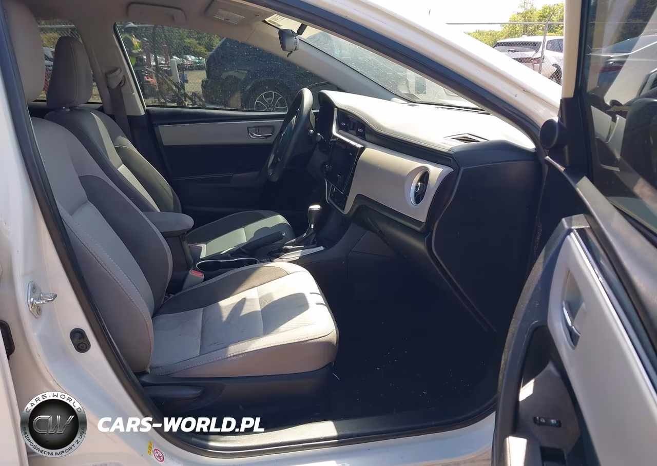2017 Toyota Corolla Le VIN:2T1BURHE8HC913317 - 5