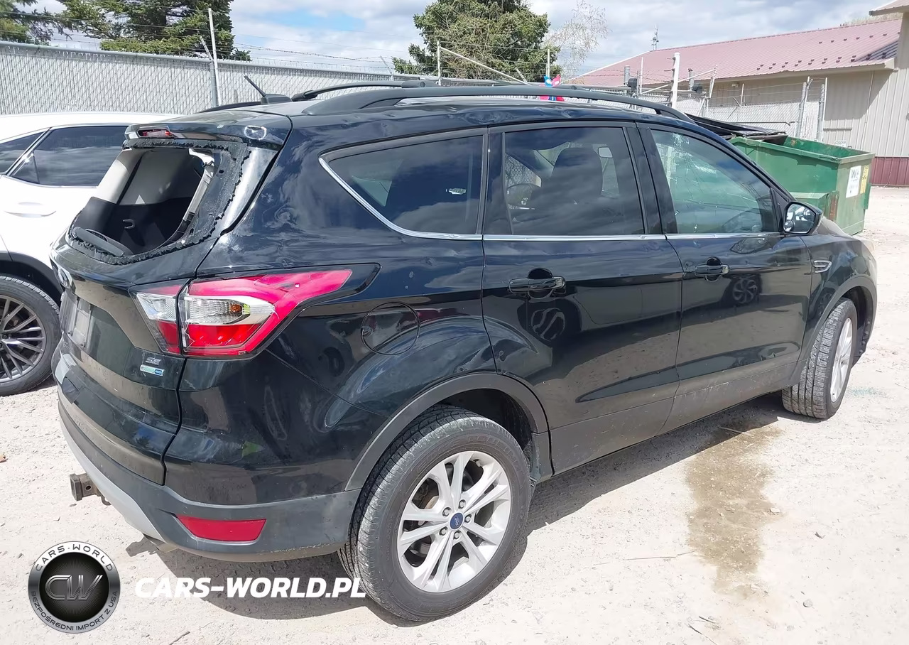 2017 Ford Escape Se VIN:1FMCU9G99HUC29447 - 4