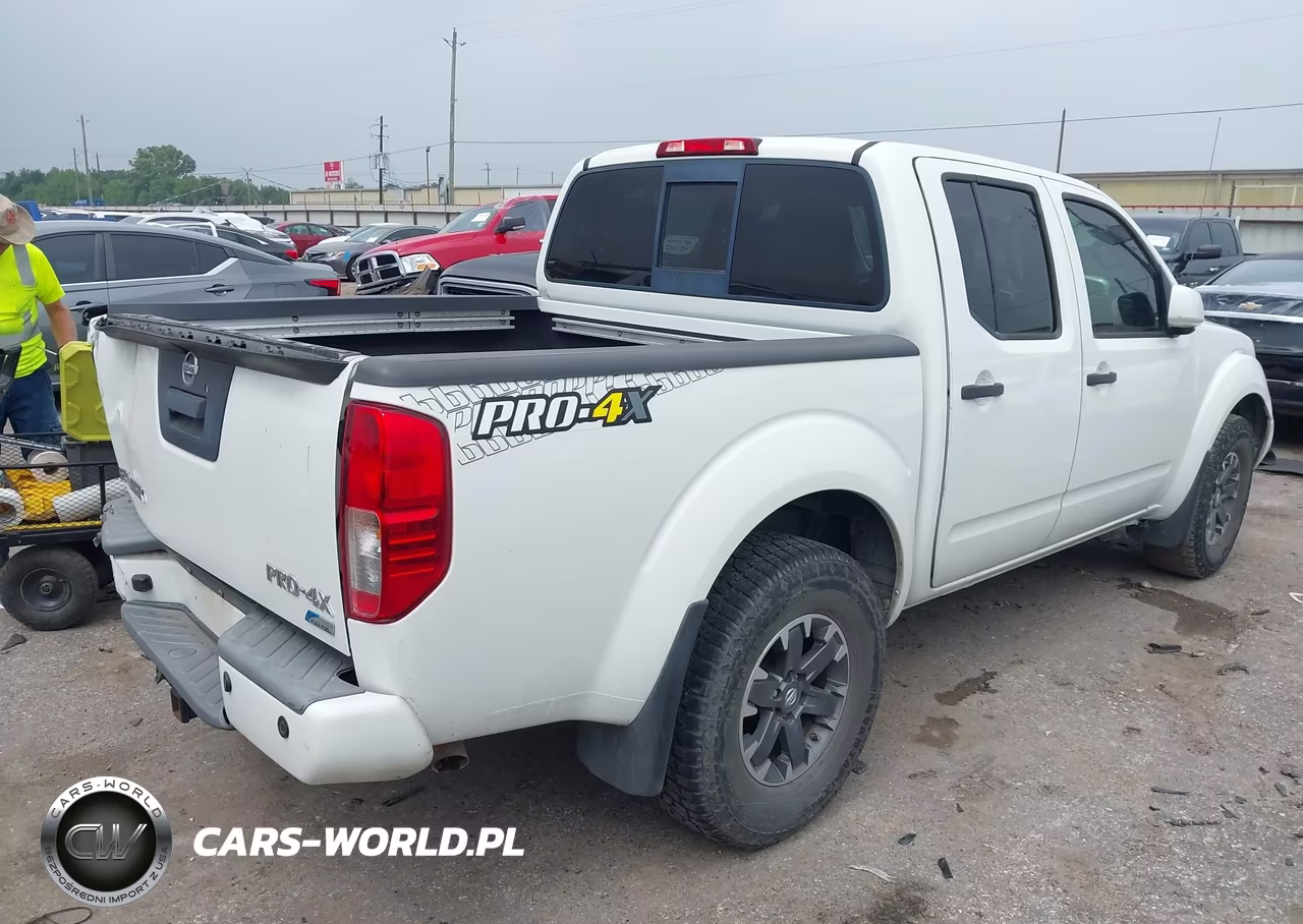 2018 Nissan Frontier Pro-4X VIN:1N6DD0EV8JN773455 - 4