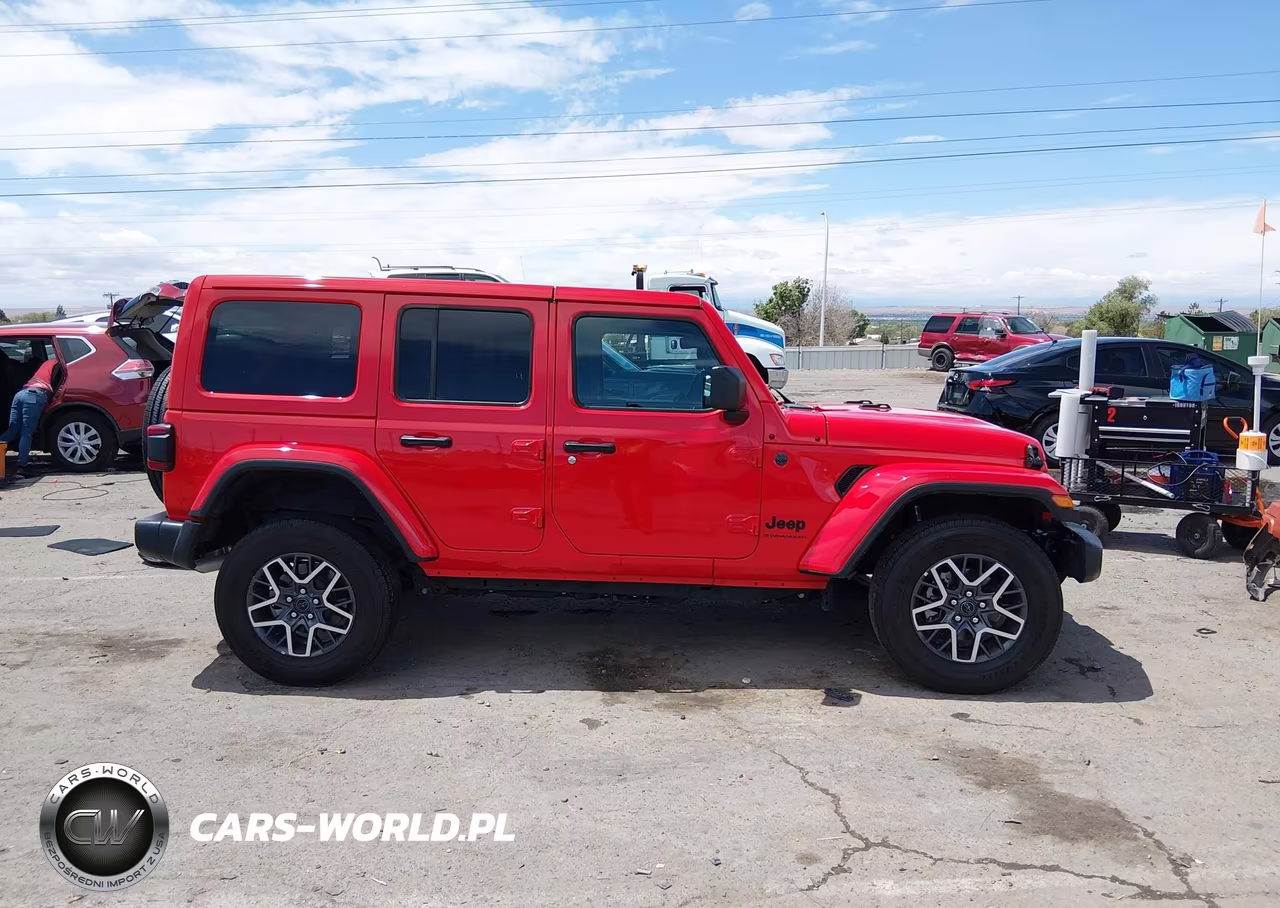 2025 Jeep Wrangler 4-Door Sahara 4X4 VIN:1C4PJXEN3SW598271 - 13