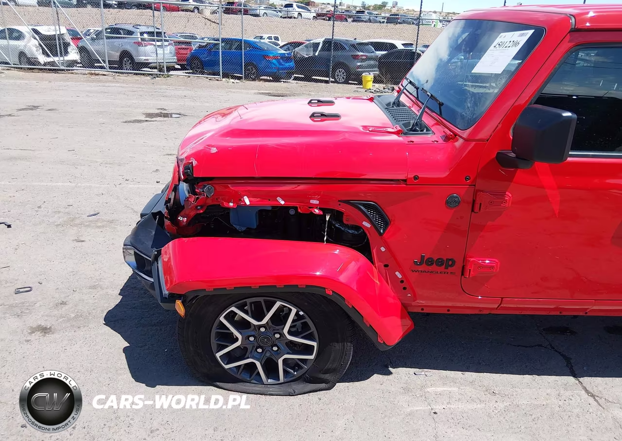 2025 Jeep Wrangler 4-Door Sahara 4X4 VIN:1C4PJXEN3SW598271 - 17