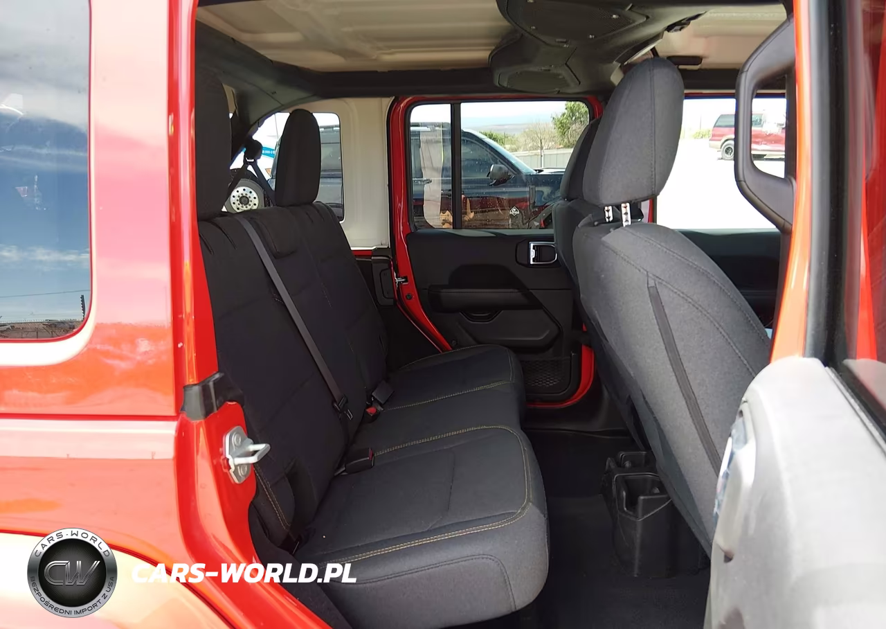 2025 Jeep Wrangler 4-Door Sahara 4X4 VIN:1C4PJXEN3SW598271 - 8