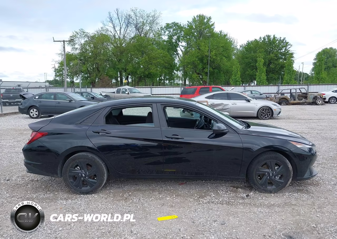 2023 Hyundai Elantra Sel VIN:KMHLM4AGXPU465209 - 13