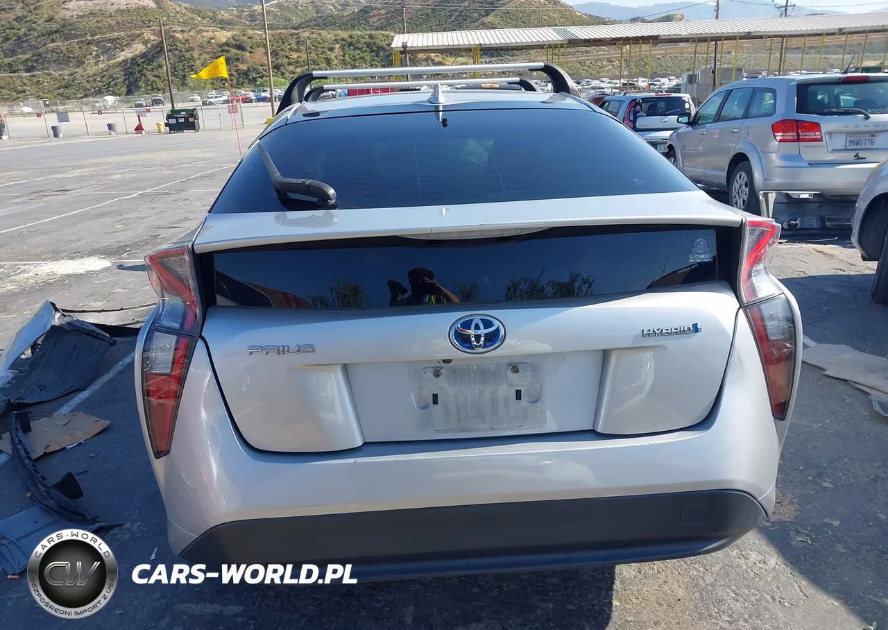 2016 Toyota Prius Four VIN:JTDKARFU1G3006922 - 15