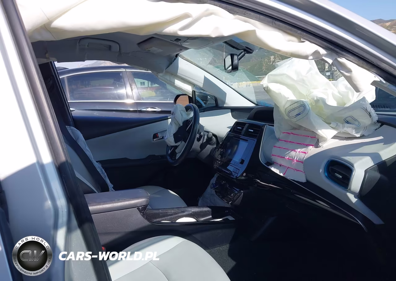 2016 Toyota Prius Four VIN:JTDKARFU1G3006922 - 5