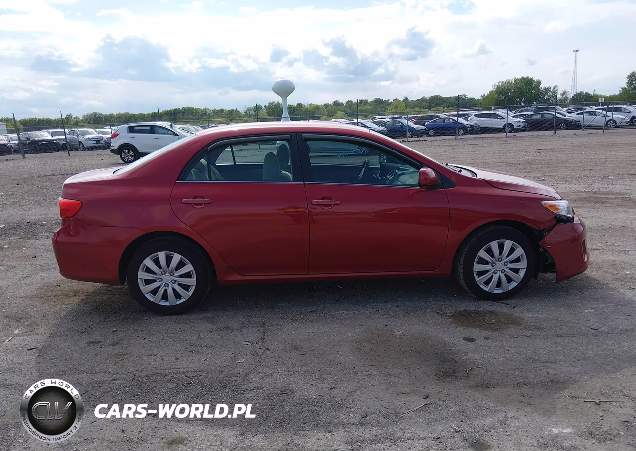 2013 Toyota Corolla Le VIN:5YFBU4EE9DP143789 - 13