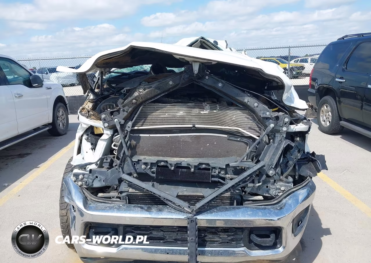 2020 Ram 2500 VIN:3C6UR5HL6LG262860 - 13