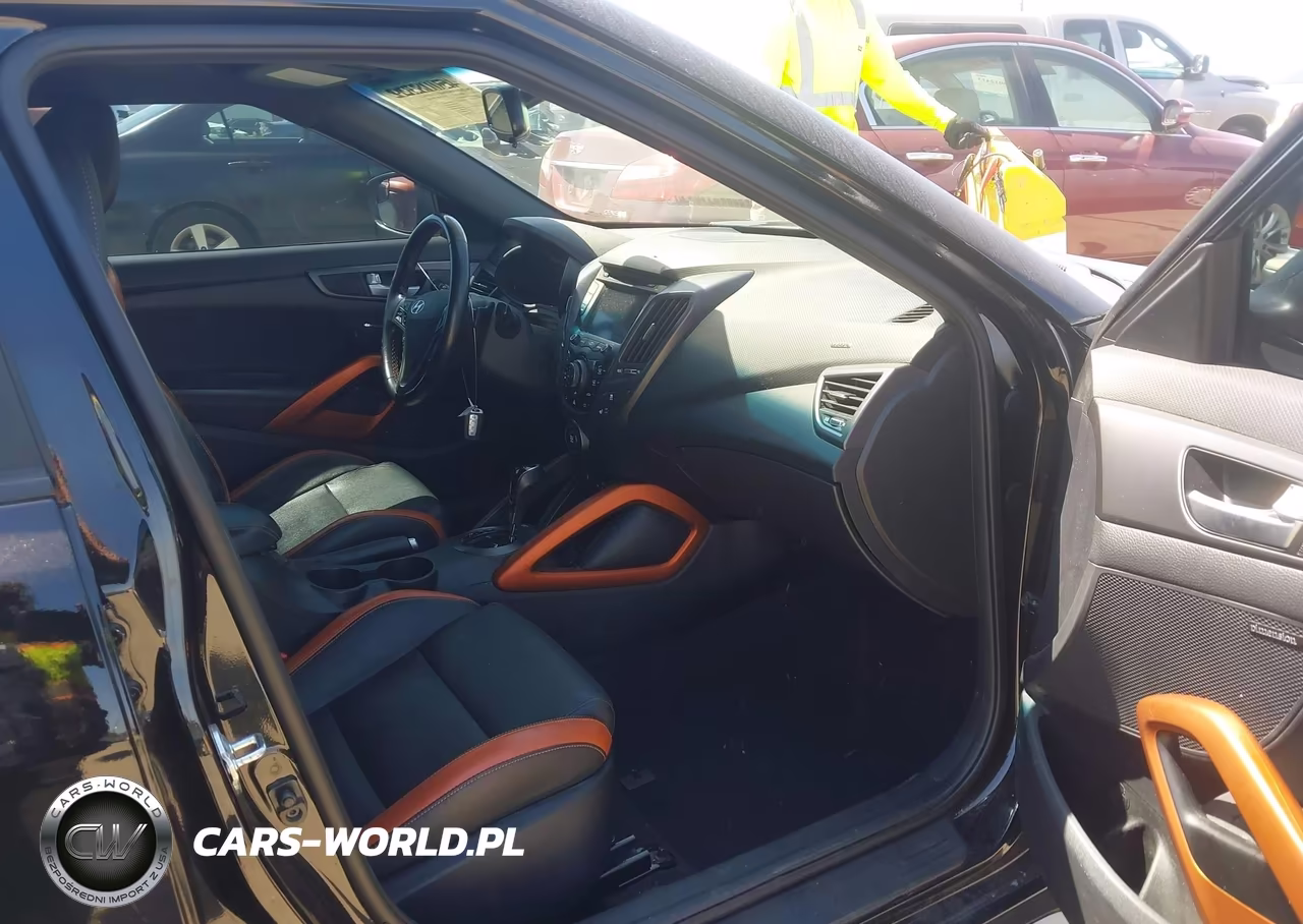 2016 Hyundai Veloster Turbo VIN:KMHTC6AE2GU300946 - 5