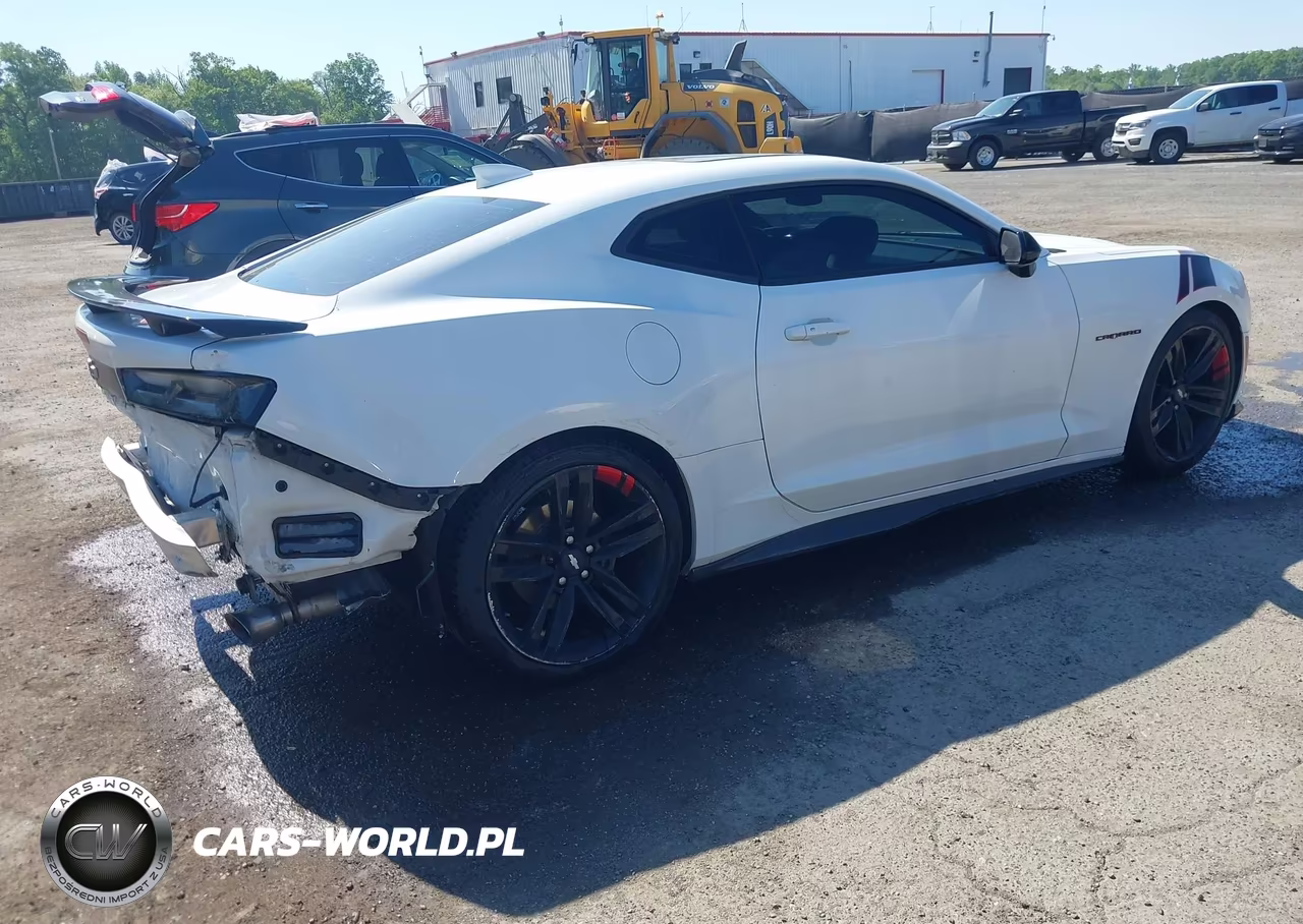 2018 Chevrolet Camaro 1Lt VIN:1G1FB1RX1J0190492 - 4